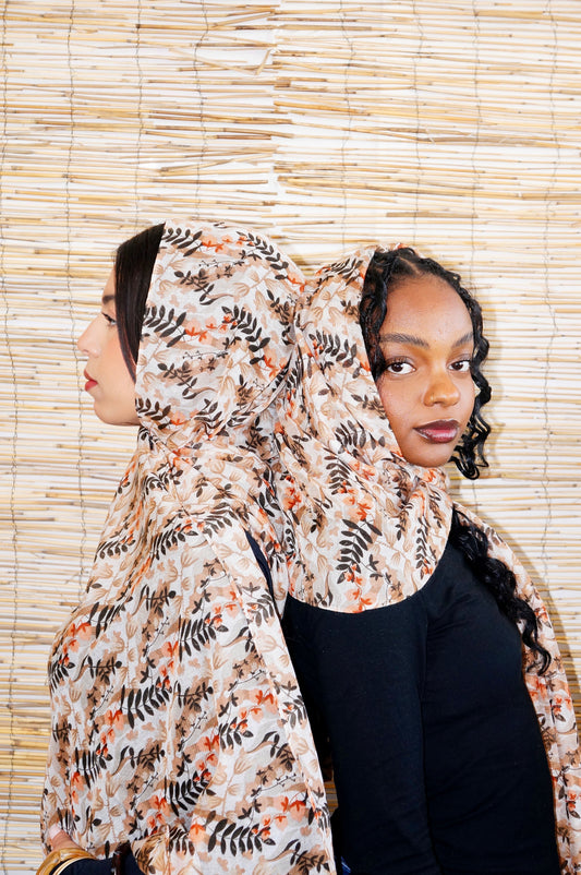 Entre Voile et Mélanine : Le Double Défi des Femmes Noires dans la Modernité